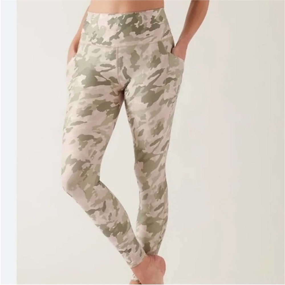 Athleta | Salutation Stash Pocket II Printed Legging | Green Pink Camo | Size XL